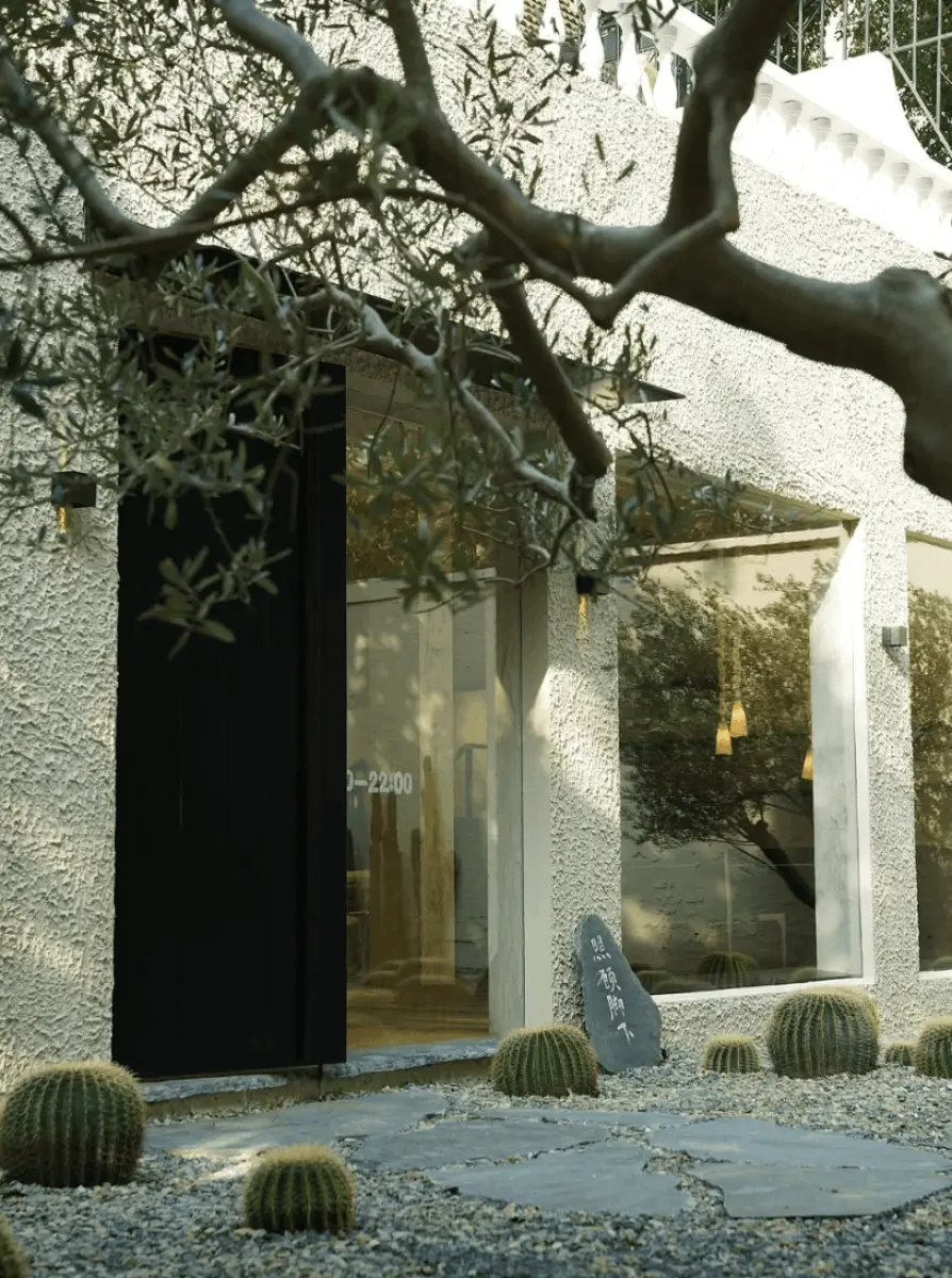 “The essence of global accessories” : A buyer’s outtake on Premiere Classe